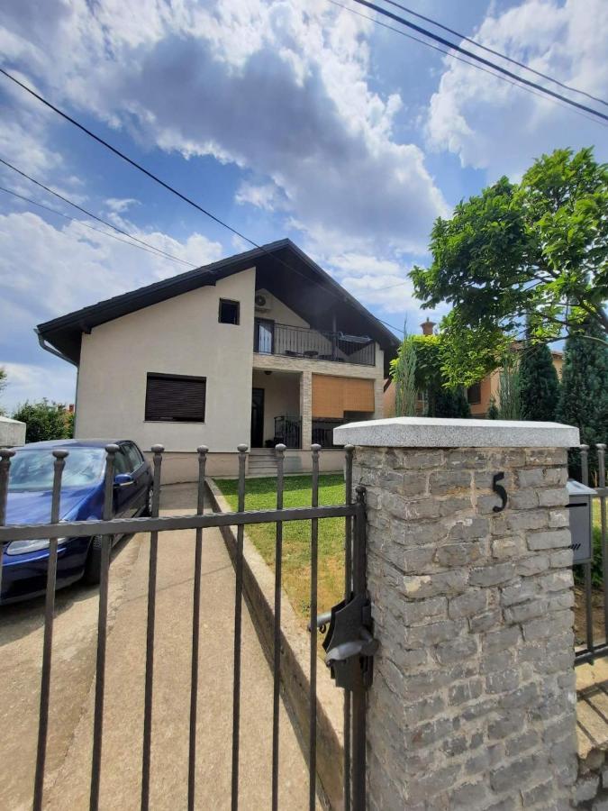 Appartement Galerija Park 1 à Aranđelovac Extérieur photo